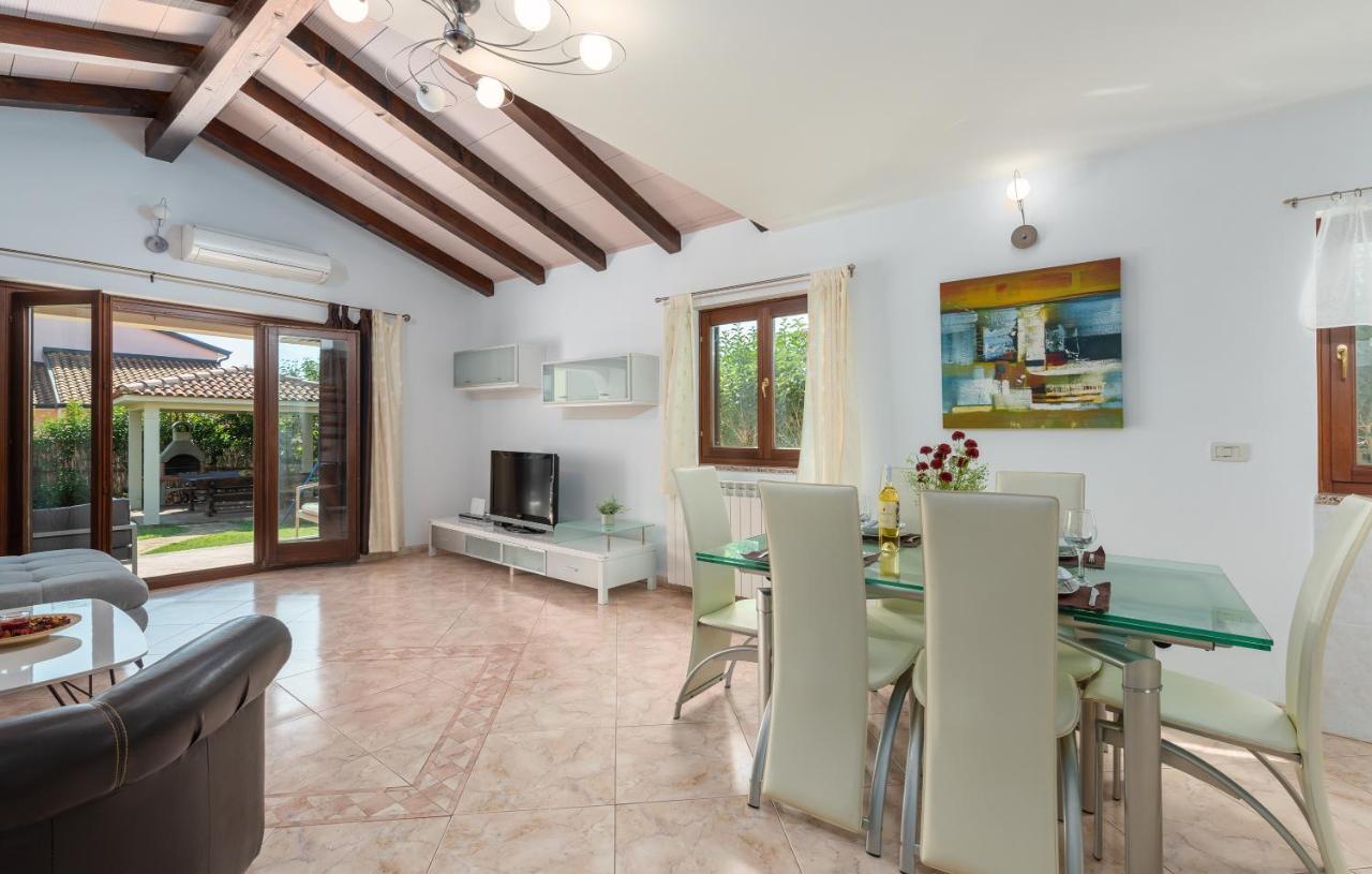 Villa Lucas Novigrad Istria Exterior foto